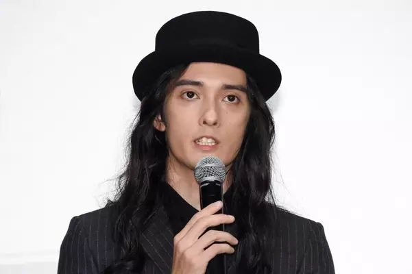 栗原類 休日に友人との対戦姿を目撃 絶好調な俳優業支える ポケカ愛 22年5月28日 エキサイトニュース