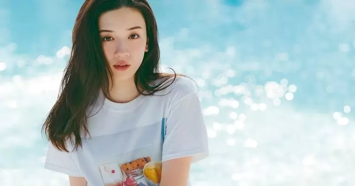 永野芽衣 17歳等身大の魅力がいっぱい 18年カレンダー表紙 未公開カット公開 17年10月8日 エキサイトニュース 永野芽衣 17歳等身大の魅力がいっぱい 18年カレンダー表紙 未公開カット公開 17年10月8日 エキサイトニュース