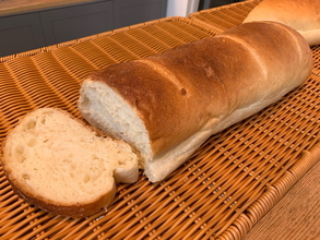 全長60センチのふわふわ食感！日本初の専門店で「生ソフトフランスパン」を食べてみた