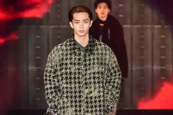 沢村一樹の次男・野村康太、オールバックで色気放つ　ガルアワで観客魅了