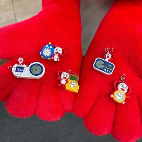 【ガチャ】進研ゼミ「めざましコラショ」がミニチュアサイズになって登場! -「1番右ので起きてた!!!」「かわい!コンプリートしたいな」と話題