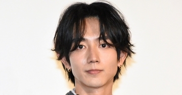駒木根葵汰は「嫌な奴」　松本幸四郎＆市川染五郎親子にイジられ汗だくに