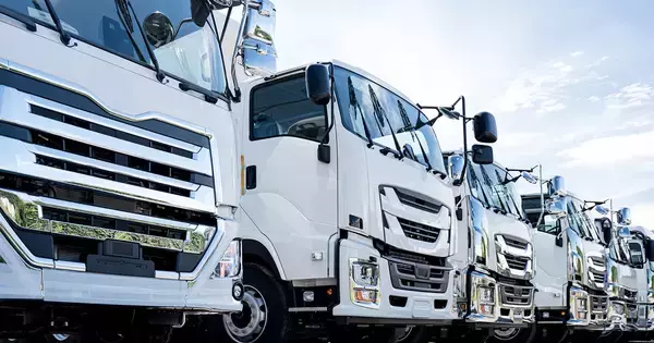 外国人ドライバー採用、約3割の企業が「増やす予定」- レバジョブ調査