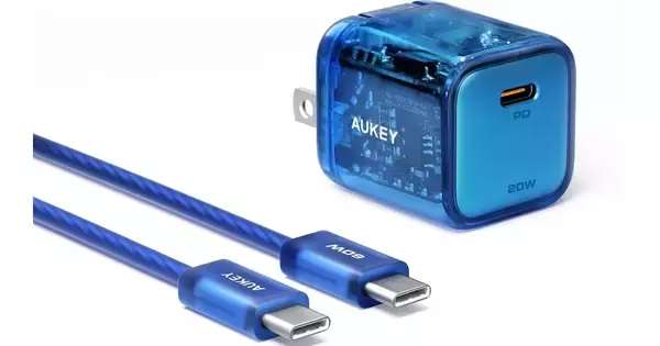 IIJmio、カラフルなスケルトン充電器を発売 - 2mのUSB-Cケーブル同梱