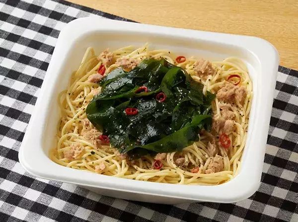 【ファミマ】三陸・常磐の海の幸を使用した「三陸産わかめの和風ペペロンチーノ」「相馬産あおさの塩ラーメン」など7品発売