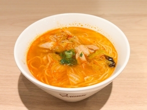 麻辣ブームがミスドにも! SNSで話題の「四川風 辛辛! やみつき麻辣麺」を実食。気になる辛さや具材は?