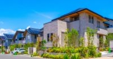 住宅ローン検討者の9割が「払いきれるか不安」、金利上昇の見通しで「変動金利一択」に変化の兆しも