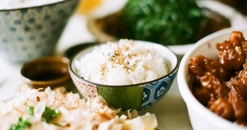 最初にご飯を食べる人は要注意? 専門医が勧める「老けにくい食べ順」