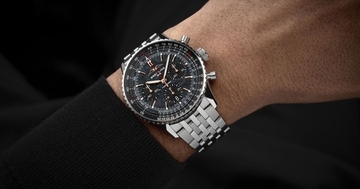 日本限定モデルはブラックマザーオブパールの神秘的なダイヤル - ブライトリング「ナビタイマー B01 クロノグラフ 43 ジャパン エディション」