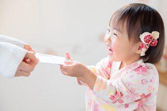 【子どもの年齢別】お年玉の一袋当たり平均額はいくら?