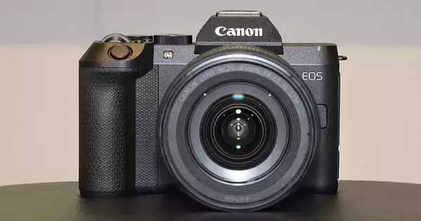 キヤノン、若者好みの直線デザイン＆機能に仕上げた「EOS R8 Mark II」　期間限定で2万円還元