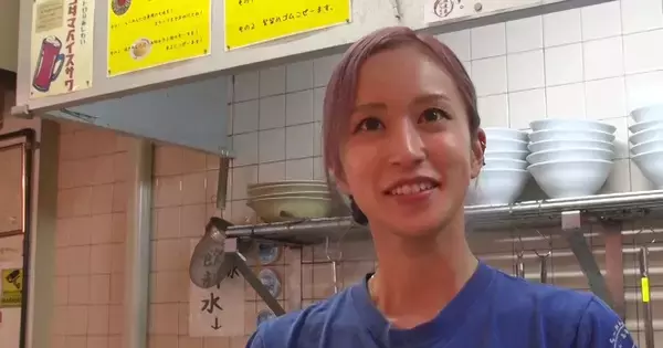 美人すぎるラーメン店主、熱狂的なファンが婚姻届けを持ってきたりタトゥーを真似て入れたりするほどの人気ぶり