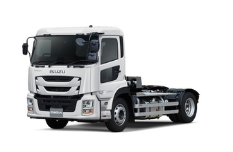 いすゞ、大型トラック「ギガ トラクタ」に車両運搬用ショートキャブを追加 - 輸送効率の向上に貢献