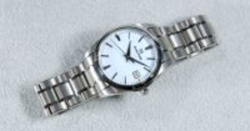 グランドセイコー「SBGX357」- 雪白ブルーがもたらす静かな存在感