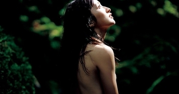 梅田彩佳、2nd写真集で自作ランジェリー「胸がめちゃくちゃ盛れています」