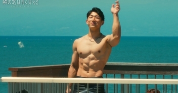 隣の建物で堂々とポージングする男性　それを見た元恋人が「普通に怒り」と吐露したワケ