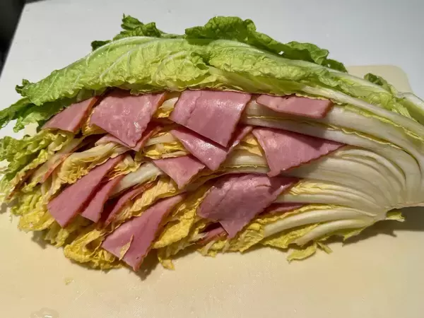 【簡単レシピ】調味料も包丁も不要!? 白菜1/4をまるっといただく豪快な作り方が話題 - 全農公式X