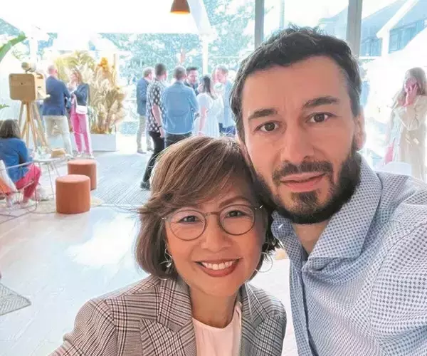 離婚で息子3人と離れ「自分を置いていった母」に――長男の「ありがとう」と、電車で泣いた日