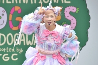 しなこ、悪天候の中キュートなダンスで魅了　ファンから「かわいい」の声相次ぐ