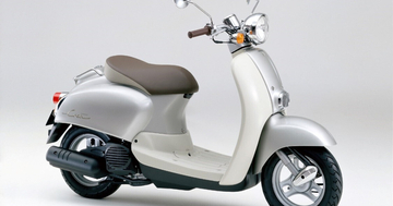 バイクのクイズ 第57回 脱いだらスゴかった! レトロでかわいい原付スクーターの名前は?