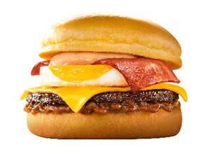 【マクドナルド】秋の風物詩「月見ファミリー」が登場 - 新商品「炙り牛すき焼き風月見」「チーチー倍月見」「北海道産バターとあんことおもちの月見パイ」など全8種