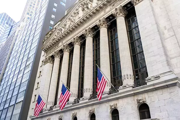 米国株人気ランキング、半導体「上昇」「下落」狙いが1、2位　スペースXは3位