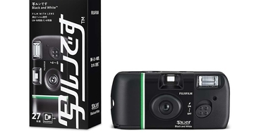 富士フイルム「写ルンです」、黒白フィルムモデルと防水モデルを追加