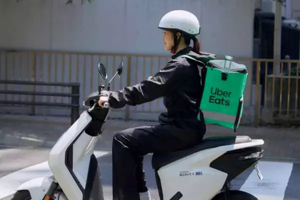 Uber Eats×Honda、配達員の「安全運転」をスコア化‐150km走行で5,000円、上位10名には追加報酬も