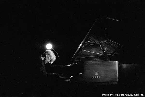 「ヤマハ、「坂本龍一のピアノ展／Ryuichi Sakamoto and the Piano」を開催」の画像
