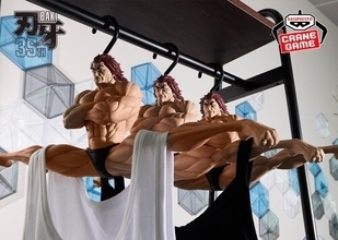 『刃牙』範馬勇次郎の"あのシーン"をハンガーで再現ッッ!!!! 板垣恵介先生完全監修、26年秋にプライズで登場ッッ!!