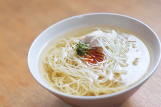 【一蘭】冷やしても美味しい「太宰府梅ラーメン」数量限定で発売 - もちもち生麺に梅の風味と和風だしの旨味