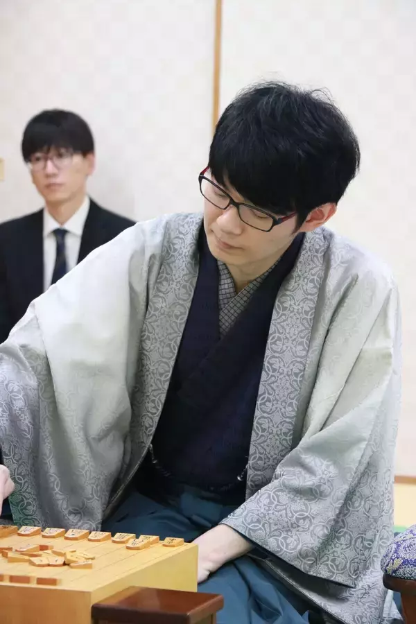「これはすごい」「名局賞候補でしょ」　斎藤八段が玉頭戦で伊藤叡王下しフルセットに　第11期叡王戦五番勝負第４局