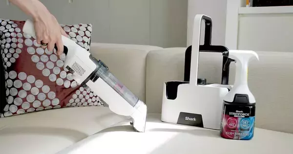 シャークのシミ取りクリーナーを検証 - ソファやラグも水洗い、カーペットの汚れは本当に落ちる？