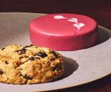 「【スタバ】バレンタイン限定フード&グッズが登場! 争奪戦必至のSTANLEYコラボなど新作23種を一挙公開」の画像1