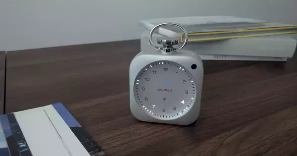 時間を“体験”するバルミューダ新デバイス「The Clock」を触ってみた