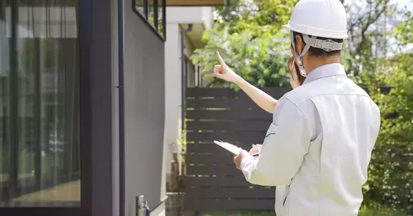 「予算内で工事できる?」外構業者の8割が資材高騰を実感、見積もり短縮も