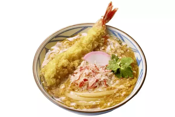 【丸亀製麺】「大海老天×本ずわい蟹」紅白うどんが年明け限定で登場!