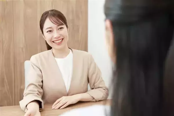 正月帰省が婚活の引き金に? 7割が「結婚トーク」を経験 - 婚活が1月に加速するワケ