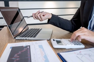 起業の手続き方法は？事前に決めておくこと、手続きのSTEPを解説