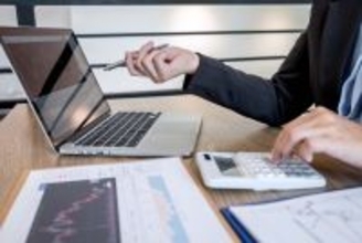 起業の手続き方法は？事前に決めておくこと、手続きのSTEPを解説