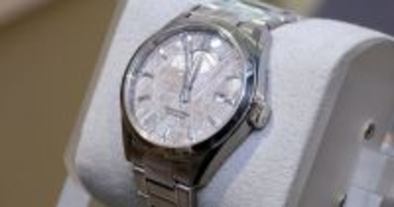 オリエントスター 2026年春夏新作 - メテオライト（隕石）文字板を採用した75周年記念「M34 F8 デイト」