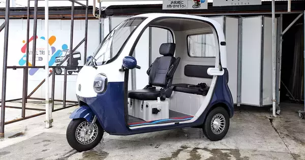 軽自動車とバイクの中間? 「EV三輪車」は生活の足として使えるのか