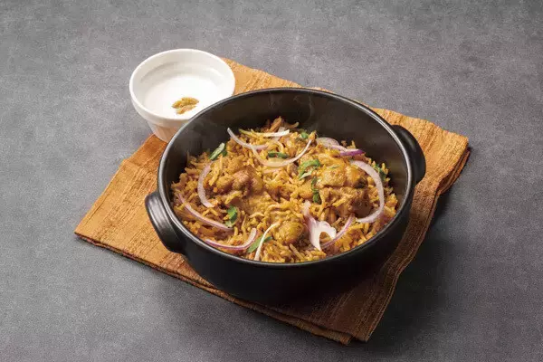 【デニーズ】「チキンビリヤニ」などエリックサウス稲田氏監修の南インド料理全6品が登場