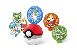 【マクドナルド】ハッピーセットに「ポケモン」が登場 - ピカチュウ・イーブイのモンスターボールローラーなど全12種類