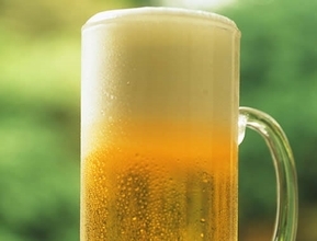 食べすぎ・飲みすぎには要注意！尿酸値が気になる方の食事のポイントとは