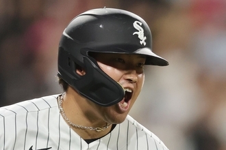 「現在はオオタニより上」村上圧巻の2戦連発、キング独走19号2ランに地元ファンから切なる“残留”要請「6月前に19本塁打はえぐい」「どうかここを去らないで…」