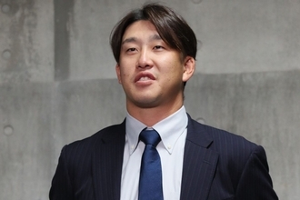 「だから会見のときにあんな態度でいいのかって」広島4選手の戦力外通告に球界OBの考察　「現役続行って簡単に口にするけど、社会はそう甘くない」「心を入れ替えるにはいい機会」