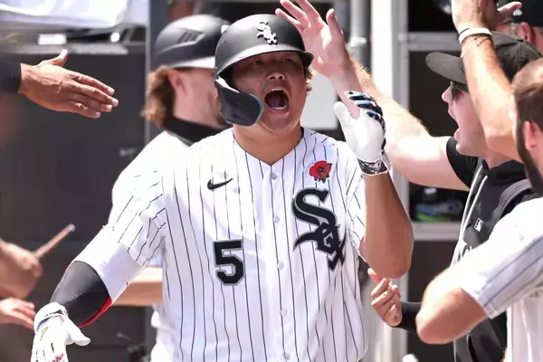「わずか53試合目で18本に到達」村上宗隆、本塁打量産ペースは歴代スラッガー級　記録的パフォーマンスを米称賛「すでに特別なことを成し遂げている」