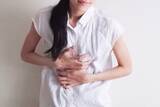 「胃痛の３大原因とは？痛みの鎮め方と予防法を解説」の画像1