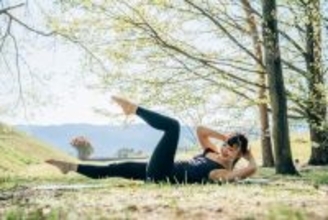 ヒップをほぐして鍛えて持ち上げる！40～50代におすすめヨガポーズ５選